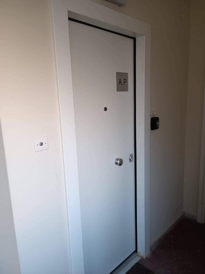 A.P Seaside Apartment Artemida  Exterior photo